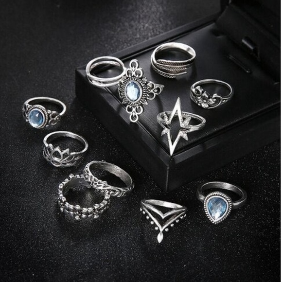 Beautiful 11 pcs Retro Style Ring Set - Picture 3 of 5
